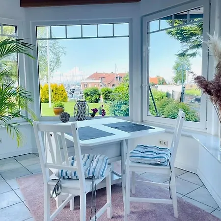 Ferienwohnung Mit Meerblick In Strandnahe شقة *
